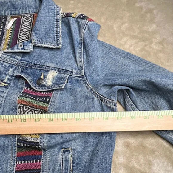 Free People Embroidered Distressed Denim Jean Jacket Womens Sz 12 BOHO Sthwstrn - Picture 3 of 11
